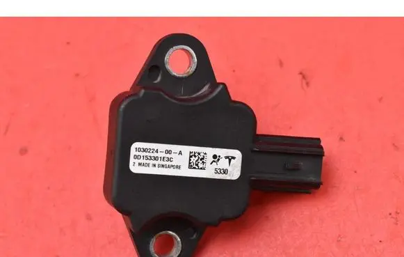 Tesla Model S Sensor 103022400A