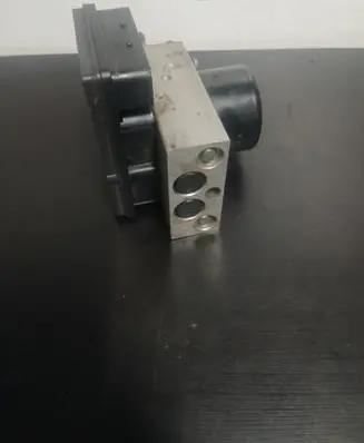 Volvo S60 ABS Pump 30793445 10092504133