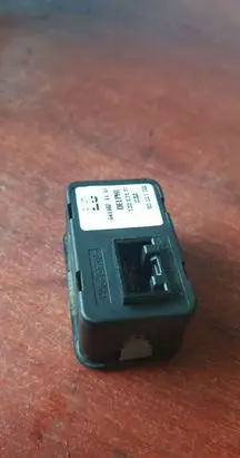 Opel Astra H Electric window control switch 90561086