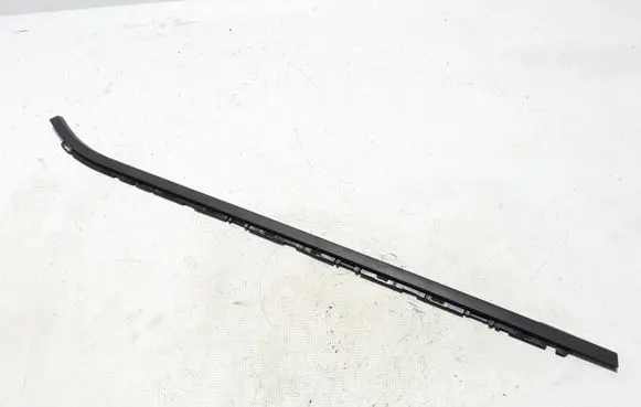 Renault Captur II Rear door trim (molding) 828206542R