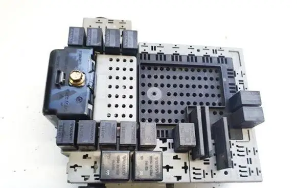 Volvo S80 Fuse box set 9441584 9441585