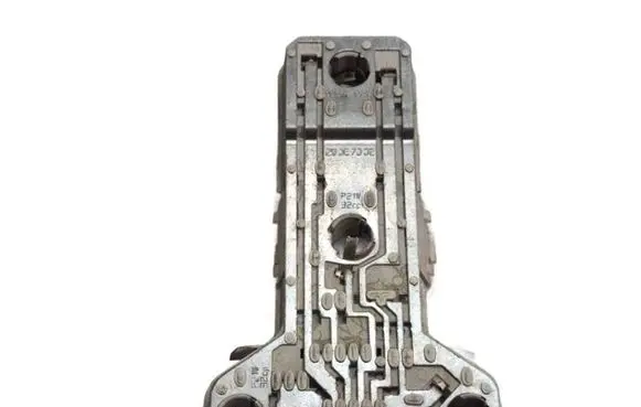 Volkswagen PASSAT B5 Tail light bulb cover holder 3B5945257
