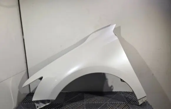 Lexus CT 200H Fender