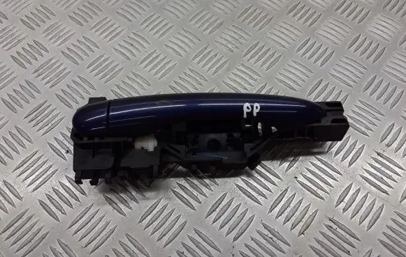 Renault Megane II Front door exterior handle/bracket 