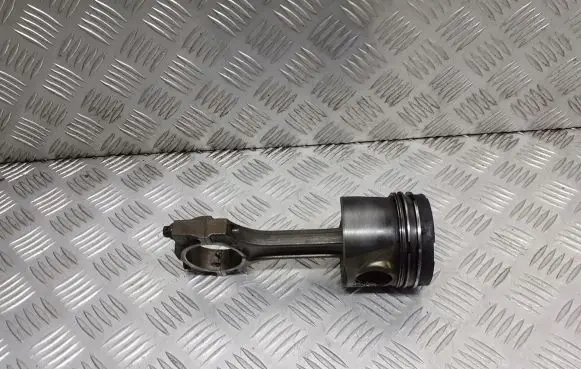 BMW 5 E39 Piston 