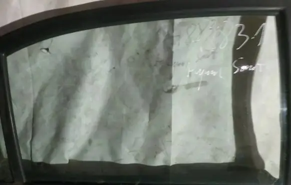 Hyundai Sonata Rear door window glass