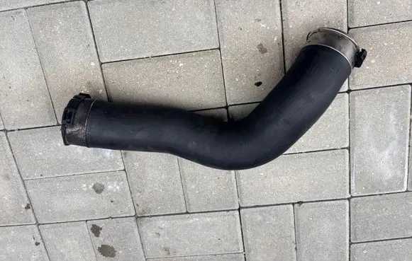 BMW 5 F10 F11 Intercooler hose/pipe 5741404934