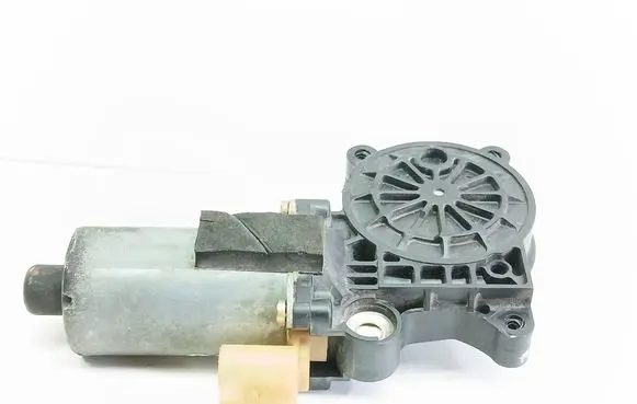 Ford Focus Front door window regulator motor 6004PA1008