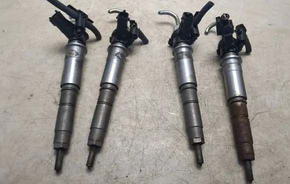 Nissan Qashqai Fuel injectors set 0445115084