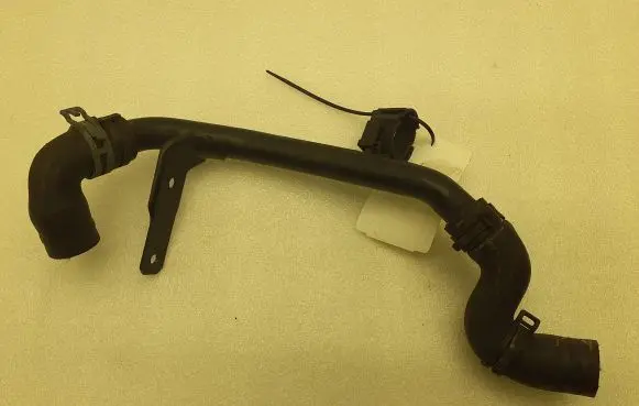 Audi A1 Engine coolant pipe/hose 03L122157K