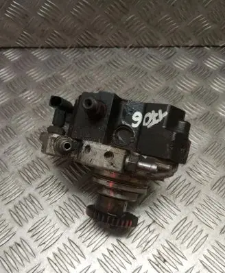 Mercedes-Benz C W204 Fuel injection high pressure pump A6420100044 A6420700501