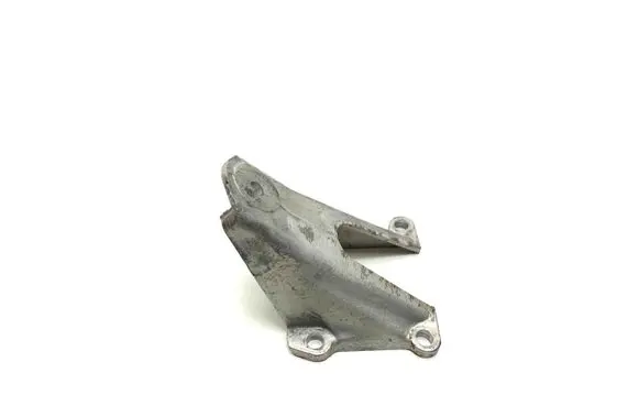 Engine mounting bracket