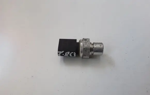 Volkswagen PASSAT B8 Air conditioning (A/C) pressure sensor 5Q0959126A