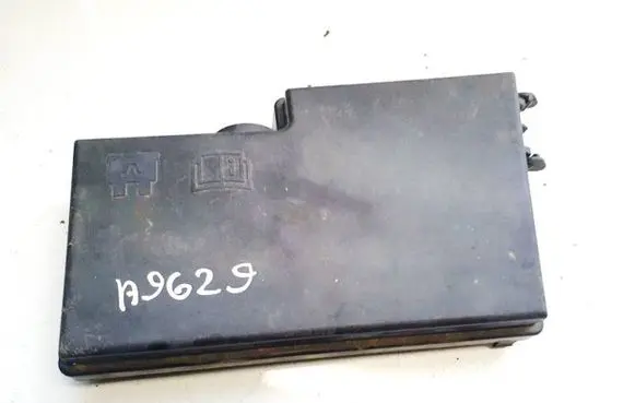 Volvo V50 Fuse box cover 30728013