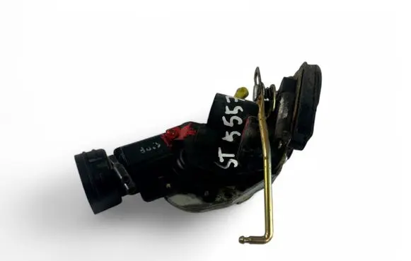 Suzuki Swift Cultus Coupe door lock (next to the handle) 153L2422