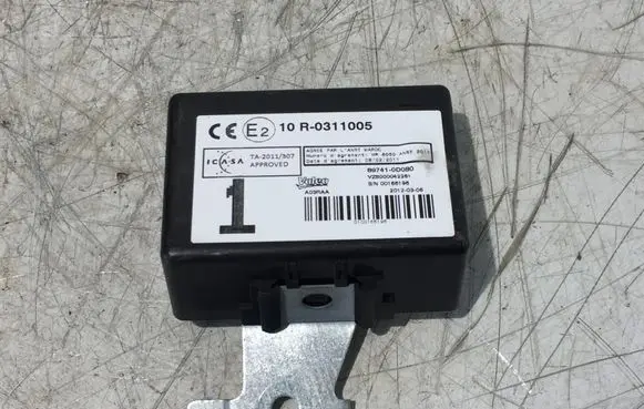 Toyota Yaris Door control unit/module 10R0311005 897410D080 VZS000042251