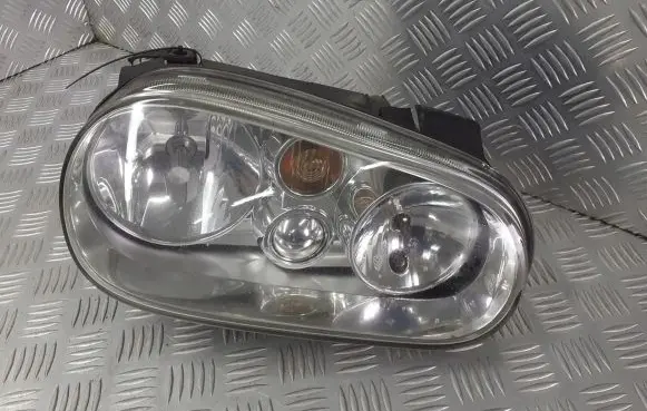 Volkswagen Golf IV Headlight/headlamp 1J1941016B