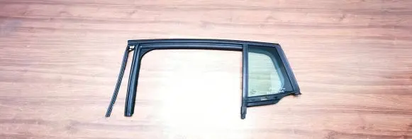 Ford Focus Rear vent window glass 43R000016 E000191 DOT211M75AS2