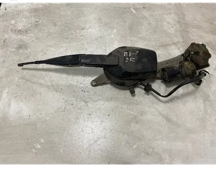 Mercedes-Benz C W203 Front wiper linkage and motor 1378650 031521
