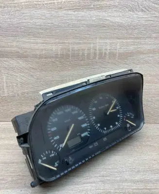 Volkswagen Golf III Speedometer (instrument cluster) 1H6919033