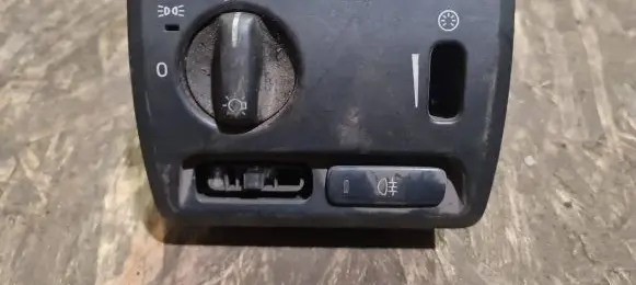 Volvo V70 Fog light switch 
