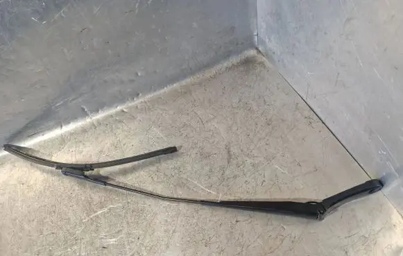 Volkswagen Jetta VI Front wiper blade arm 5C7955110