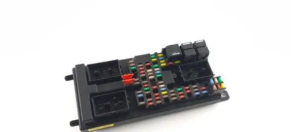 Land Rover Range Rover Sport L320 Fuse module AH2214F041BG 519329809
