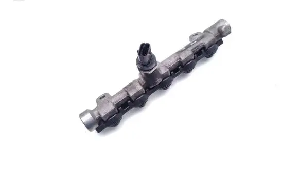 Opel Vivaro Fuel main line pipe 8200912225 0445214258