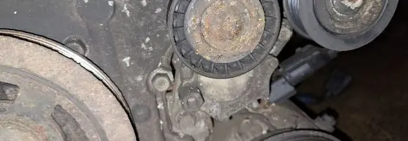 Hyundai i30 Generator/alternator belt tensioner 