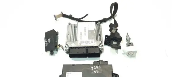 BMW 3 E90 E91 Engine ECU kit and lock set 7806987 6943834