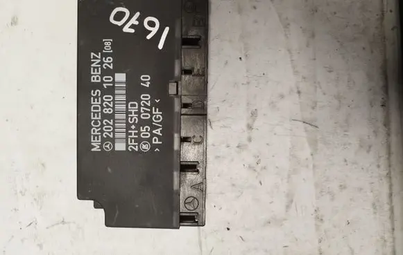 Mercedes-Benz C W202 Comfort/convenience module 202820102608 05072040