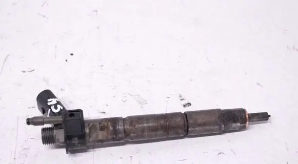 BMW 7 F01 F02 F03 F04 Fuel injector 7805428 0445116024