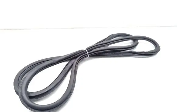 Skoda Karoq Front door rubber seal 575867366K