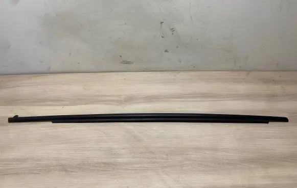 Front door glass trim molding