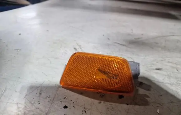 Chevrolet Cruze Front reflector 
