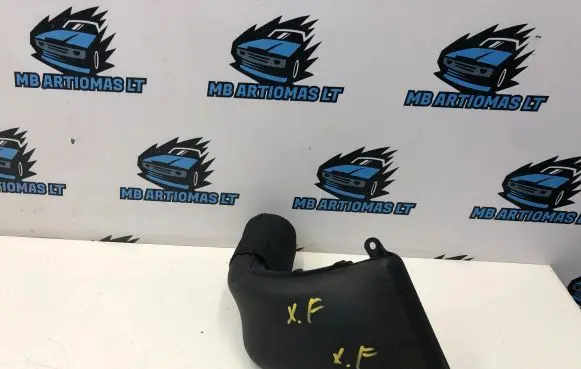 Jaguar XF X250 Air intake duct part 8X239A673AB