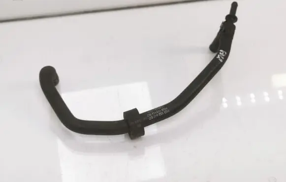 Volkswagen PASSAT B6 Engine coolant pipe/hose 1K0122447