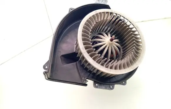 Volkswagen Polo Heater fan/blower 6Q1820015E