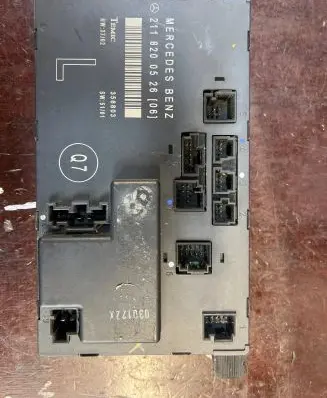 Mercedes-Benz E W211 Door control unit/module 2118200526 356803
