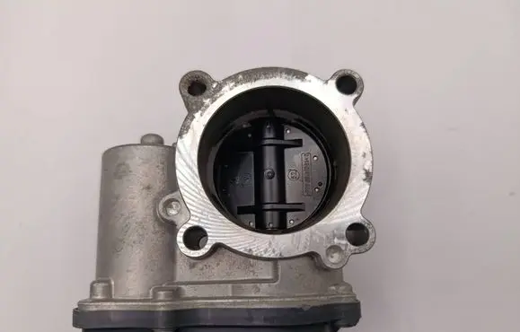 Skoda Octavia Mk2 (1Z) Throttle valve 03C133062S A2C53367619