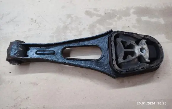 Ford Transit Custom Engine mount bracket