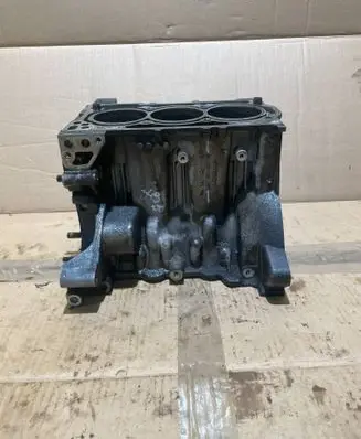 Volkswagen Polo IV 9N3 Engine block 030103019M