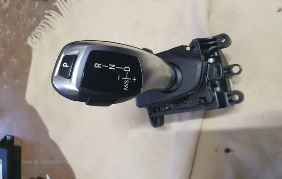 BMW 3 F30 F35 F31 Gear shifter/selector 1009997100
