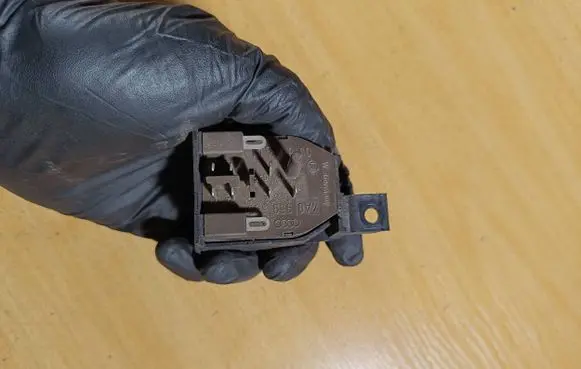Audi A6 S6 C4 4A Wing mirror switch 4A0959565