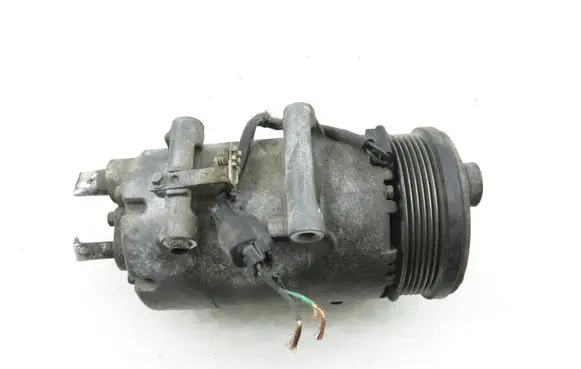 Ford C-MAX I Air conditioning (A/C) compressor (pump) 