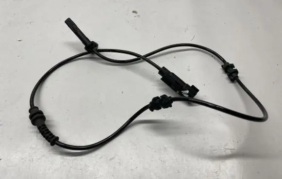 Chevrolet Camaro ABS rear brake sensor 84256809