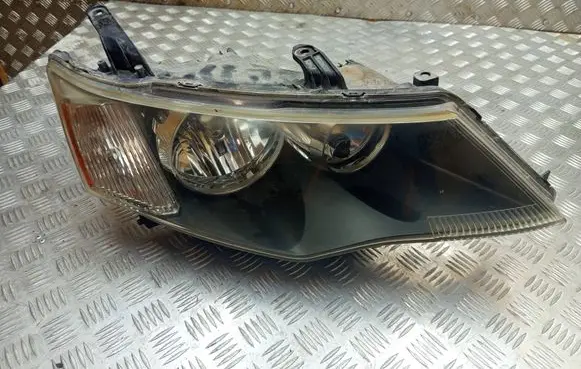 Mitsubishi Outlander Headlight/headlamp