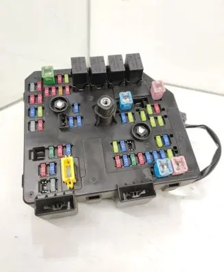 Chevrolet Captiva Fuse module 95381483