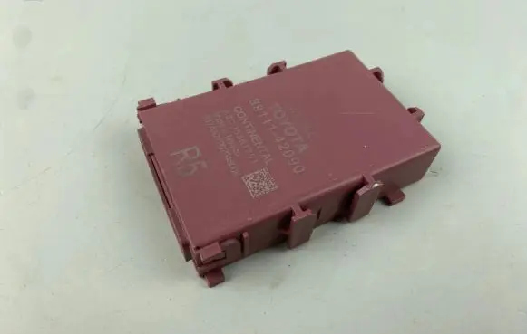 Toyota RAV 4 (XA50) Gateway control module 8911142090 89111-42090