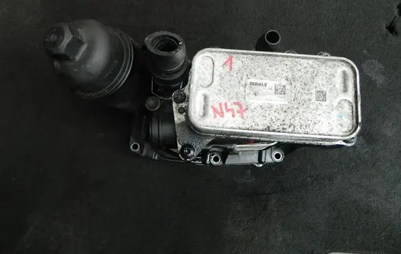 BMW 5 F10 F11 Engine oil radiator 8507627